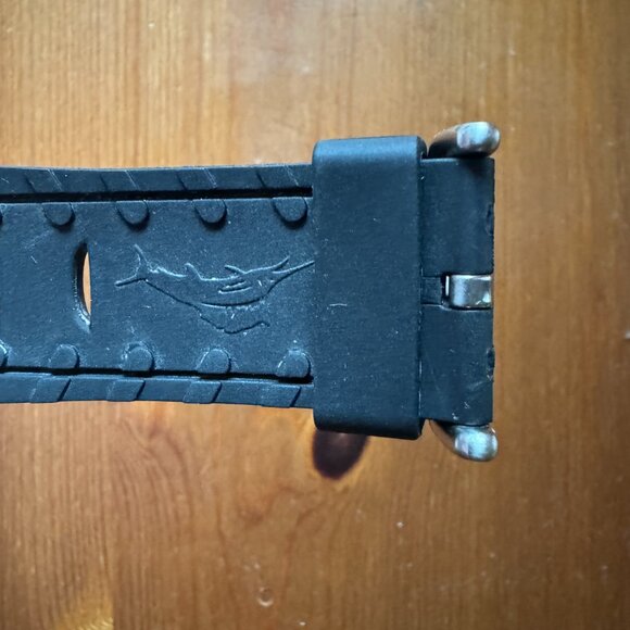 Tommy Bahama RLX1006 BEACH CRUISER Chronograph Red Black Polyurethane StrapWatch - Picture 13 of 13